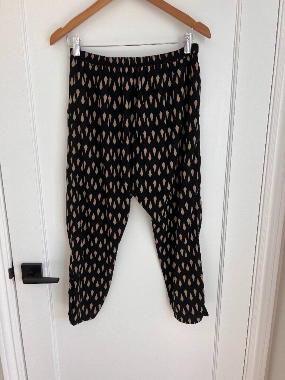 Forever 21 Parachute Patterned pants (Size M)